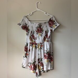 Floral Off-Shoulder Romper Size L